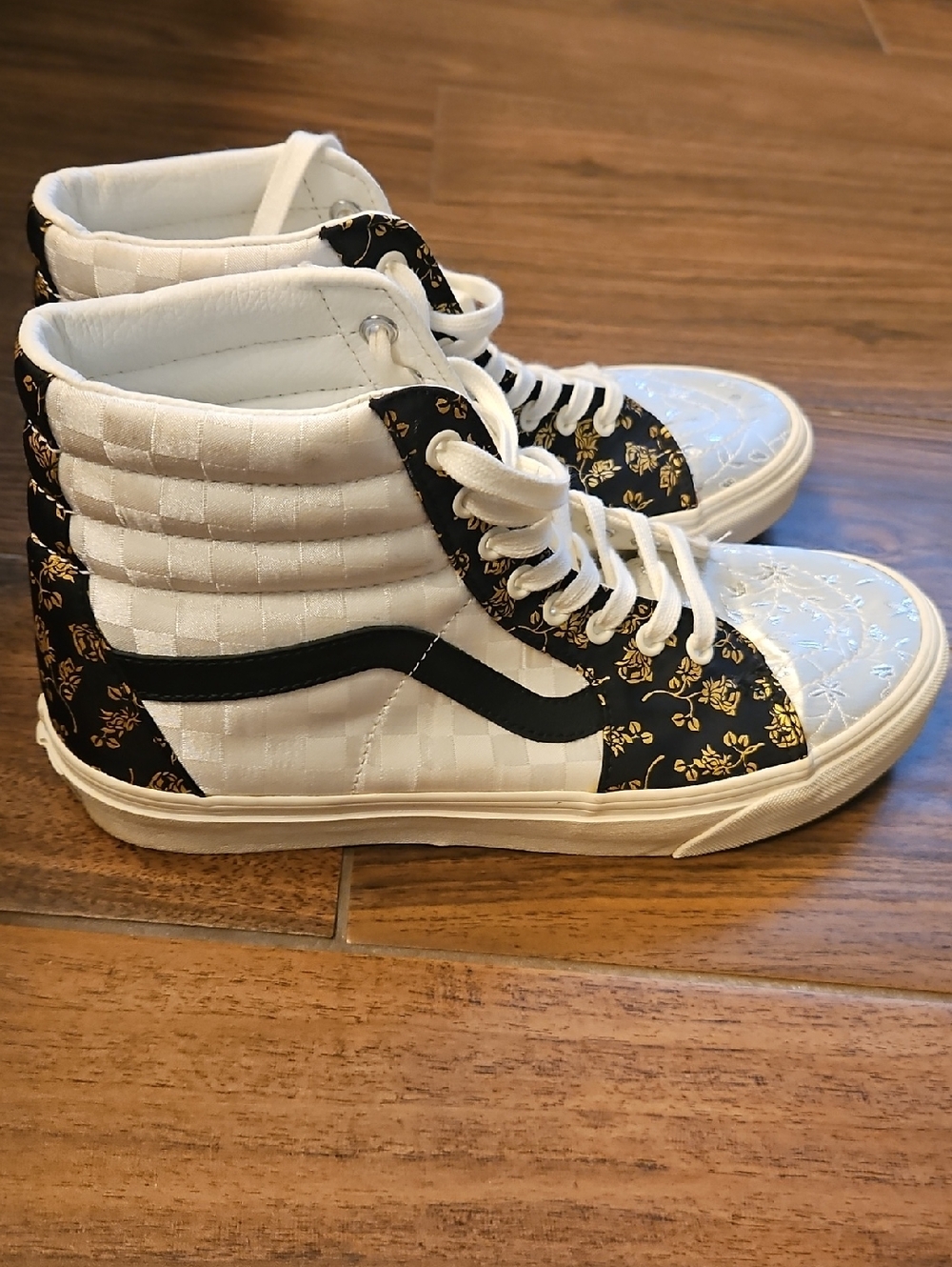 Vans Brocade Floral High-Top Sneakers - Picture 5 of 6